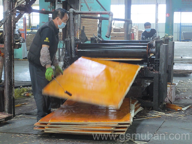 建筑紅木板批發哪個好?紅色模板如何選購 建筑紅木板批發哪個好?紅色模板如何選購